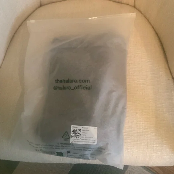 New with tags Halara wide leg pants - Picture 3 of 3